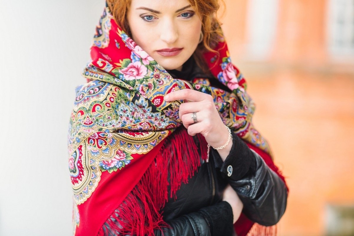 Платки шелк картина