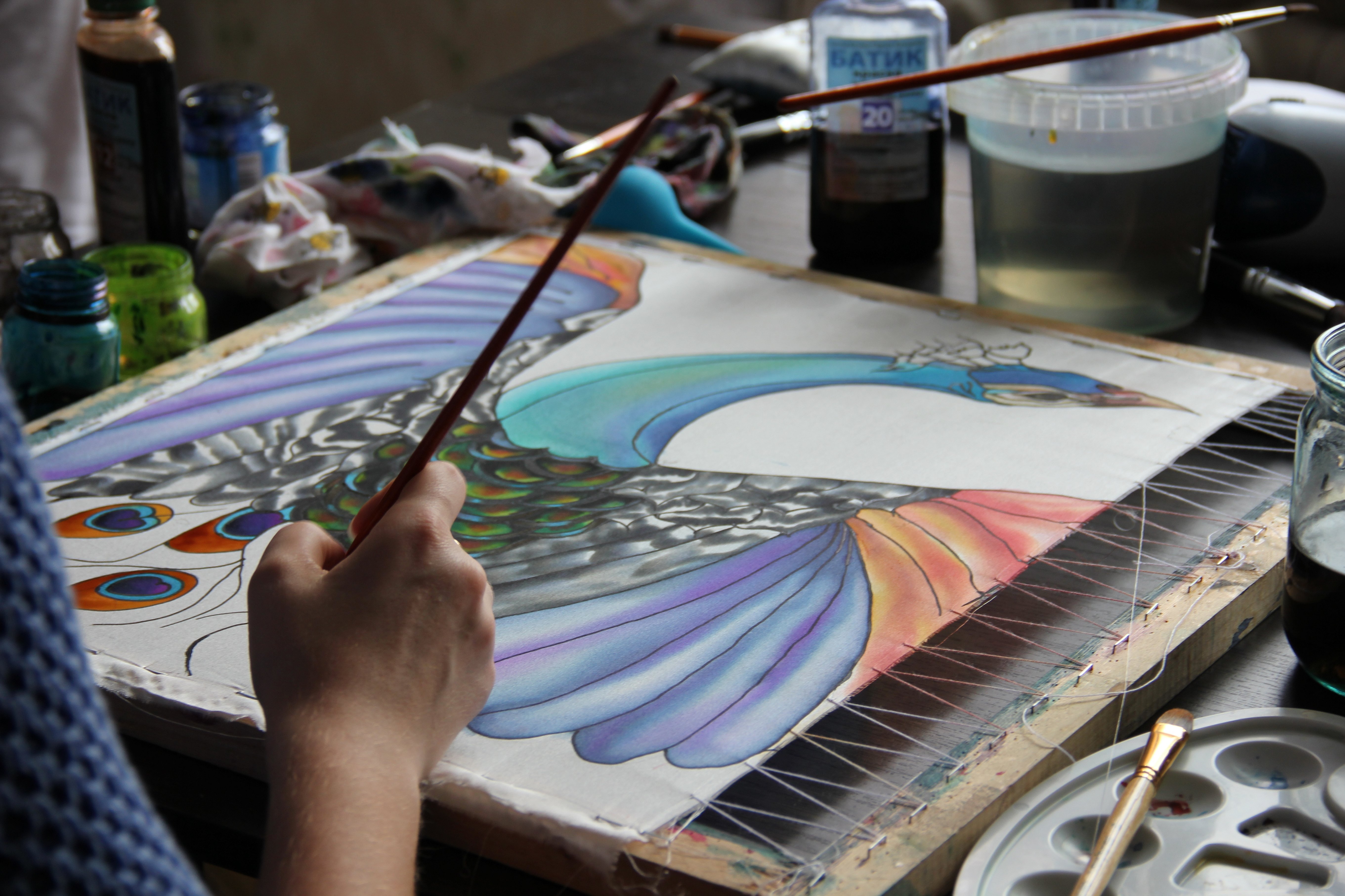 Как рисовать батиком по ткани для начинающих: мастер-класс по видам росписи, чантинг и техника изготовления вечернего города