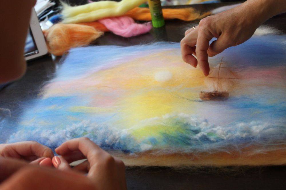 Художница рассказала, какие картины можно сделать шерстяной акварелью