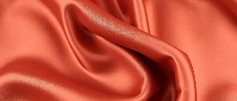 Шёлк как холст: особенности материала