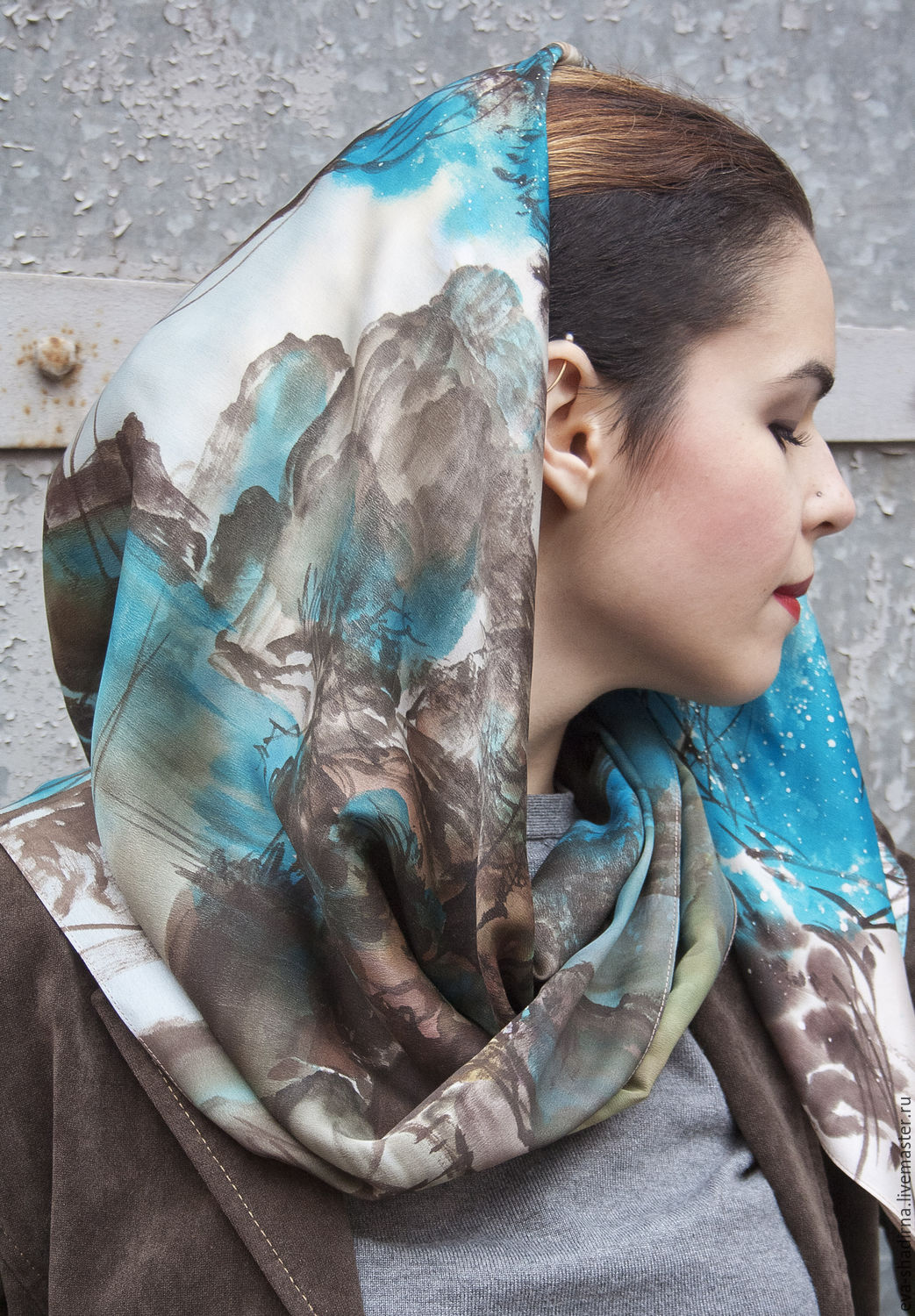 Шедевры третьяковской галереи на шелке платков radical chic | пао «калибр»