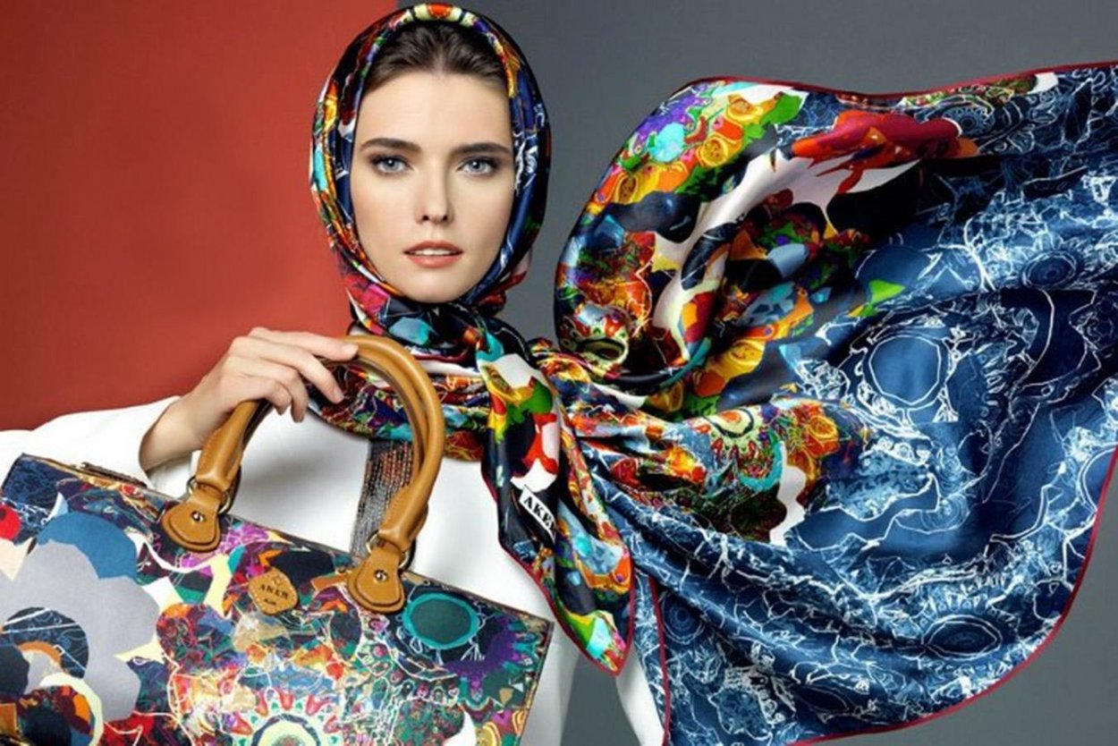 Шедевры третьяковской галереи на шелке платков radical chic | пао «калибр»