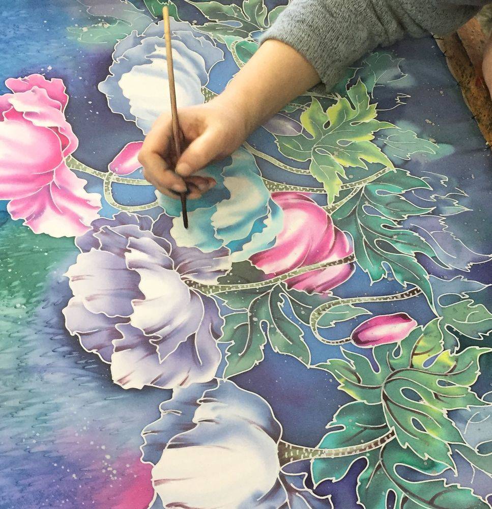 Роспись по шелку: история, техника, практические советы