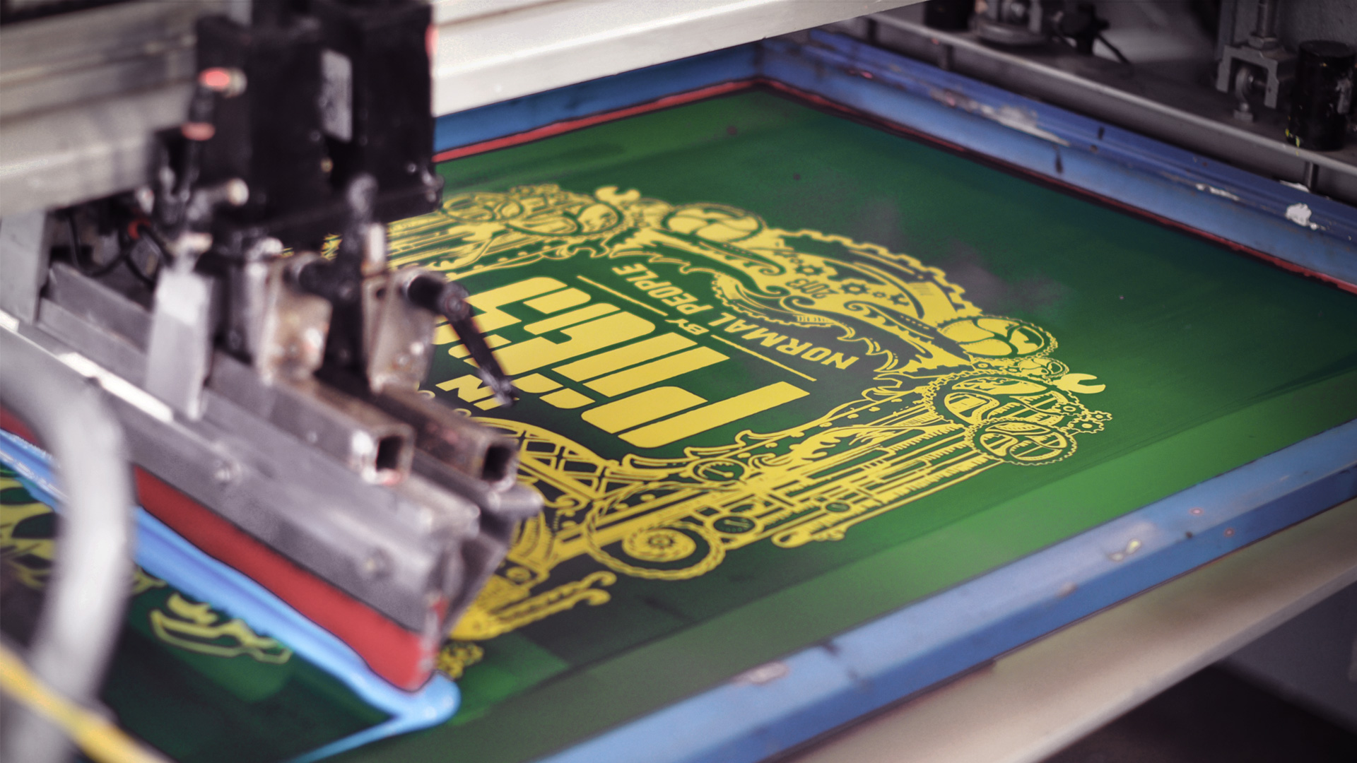 Нанести рисунок на шелке