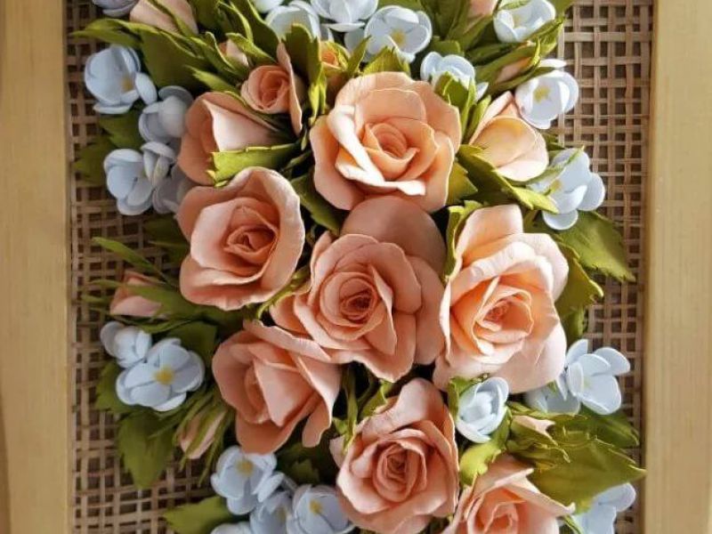 Картина на шелке в бронзовой раме