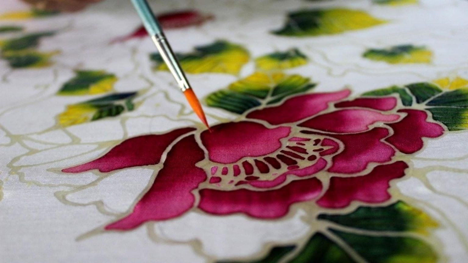 Роспись по шелку: с чего начать рисование картин на платках