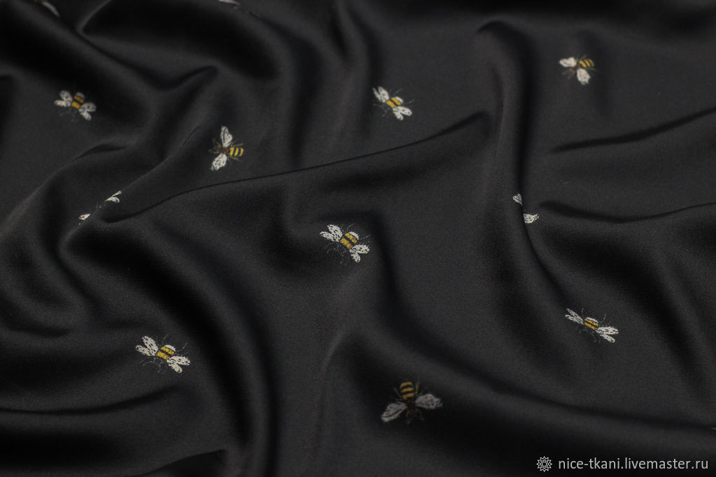 Черный шелк с рисунком